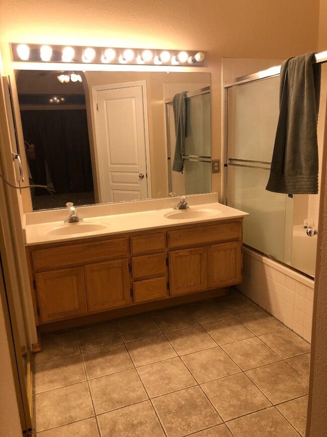 Foto del edificio - 8584 Canyon Brook Way