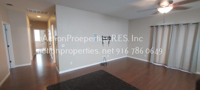 Foto del edificio - West Park -3 Bedroom, 2 Bath,  Single Stor...