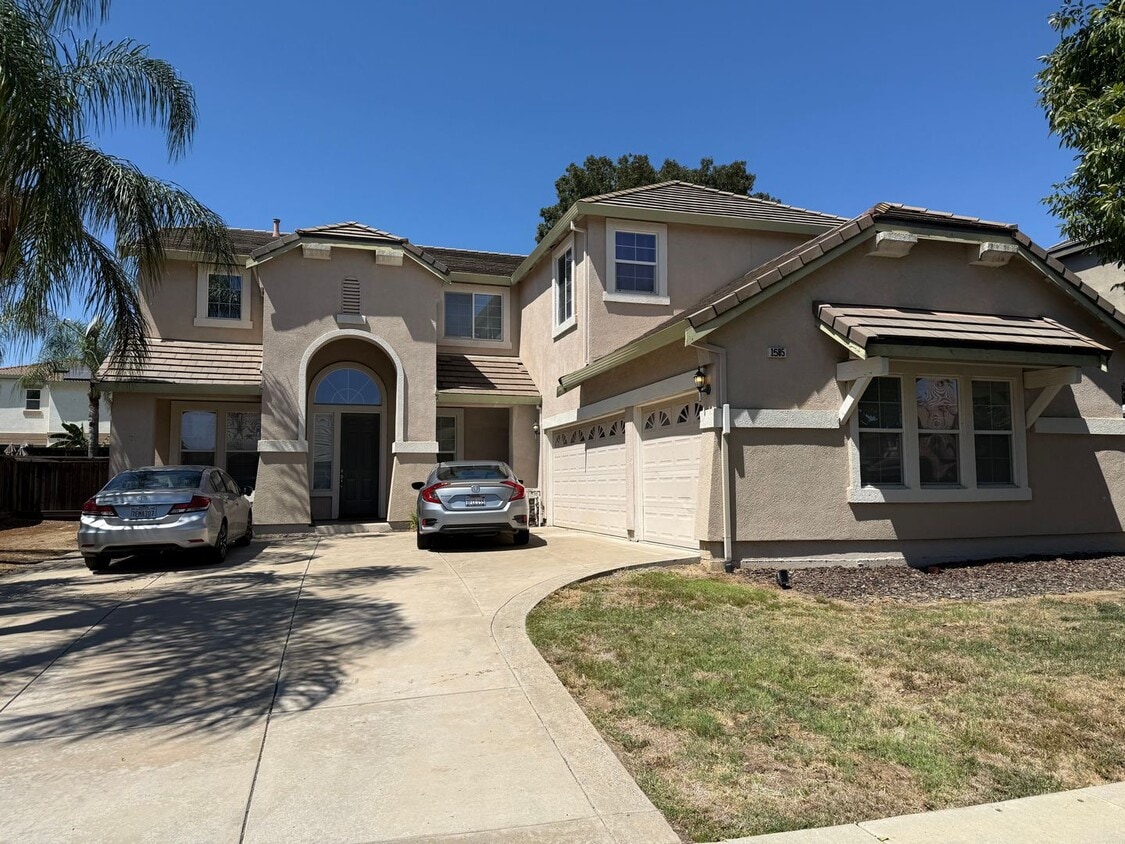 Building Photo - 1585 Dawnview Dr