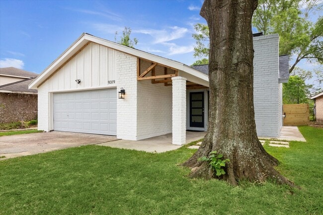 Foto del edificio - 9319 Carousel Ln