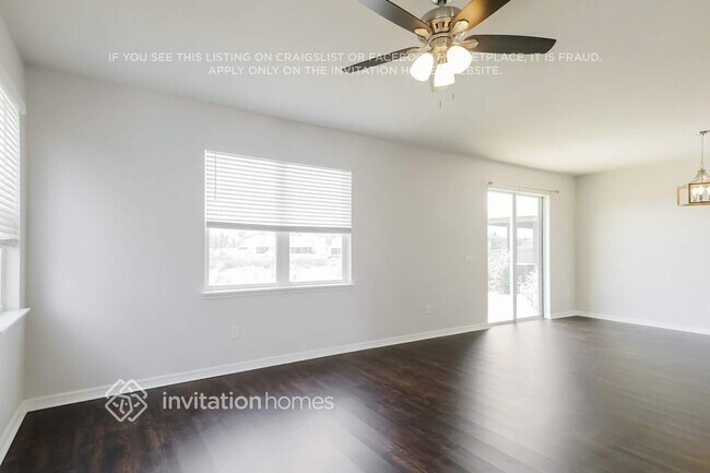 Foto del edificio - 10479 Hawks Landing Dr