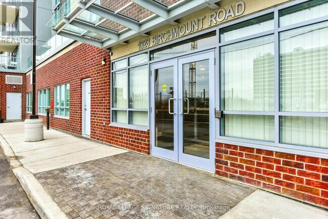Photo du bâtiment - 1328 Birchmount Rd