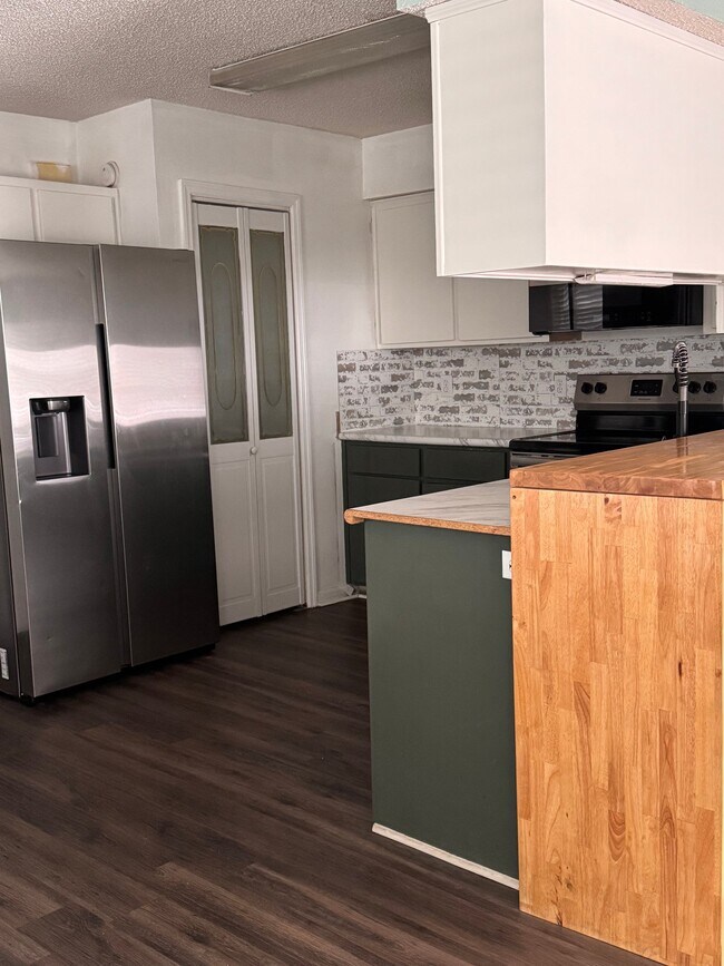 Building Photo - 2498 Nugget Ln