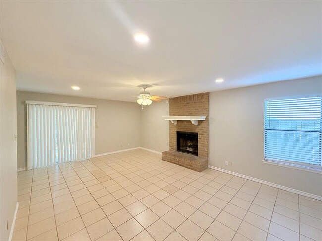 Building Photo - 8806 Cainwood Ln
