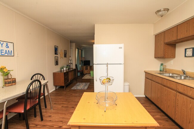 Foto del edificio - 1025 N Jefferson St