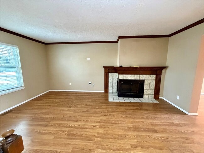 Building Photo - 895 Delray Dr