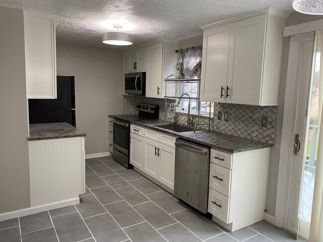 Kitchen - 54 Cross Country Ct