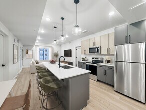 Building Photo - Promontory Place