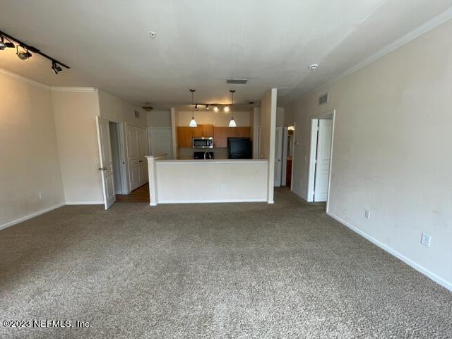 Foto del edificio - 8290 West St