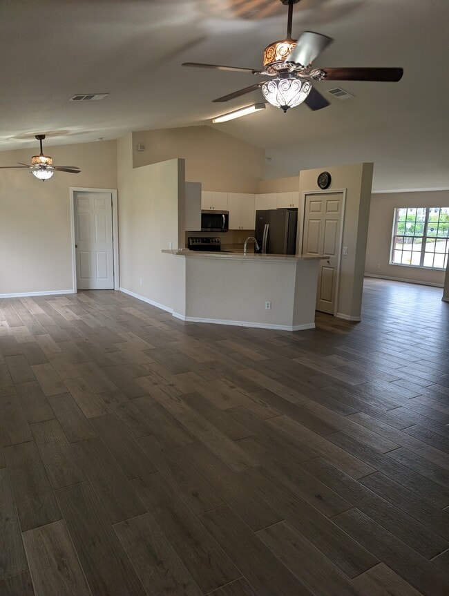 Building Photo - 3411 Chiquita Blvd S