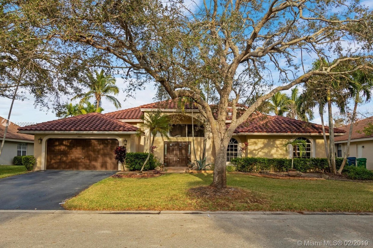 Primary Photo - 4841 NW 104th Ln
