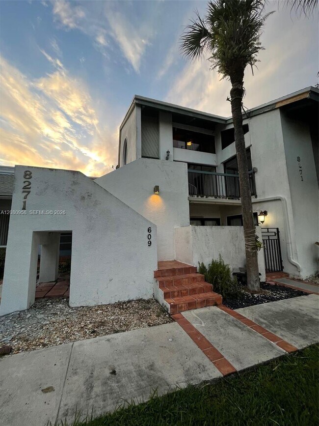 Building Photo - 8271 SW 157th Ave