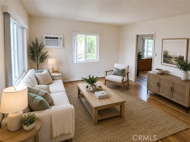 Building Photo - 502 E Cypress Ave