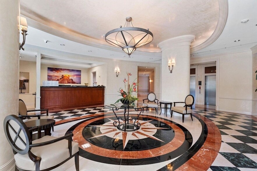 Photo - 403 S Sapodilla Ave