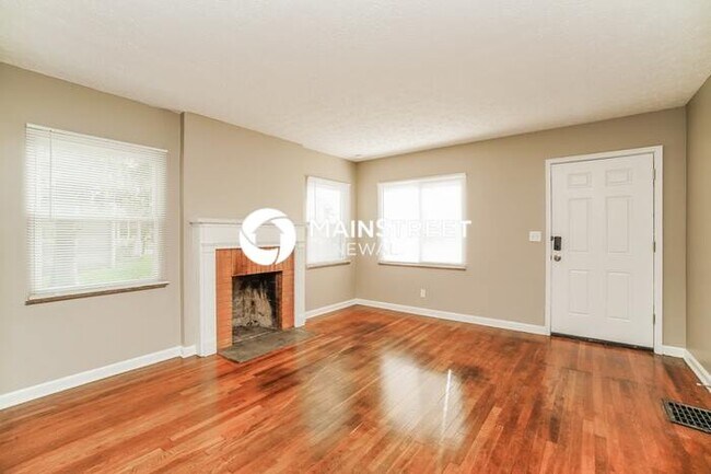 Foto del edificio - 3 Bedroom Pet-Friendly Home in Columbus, O...
