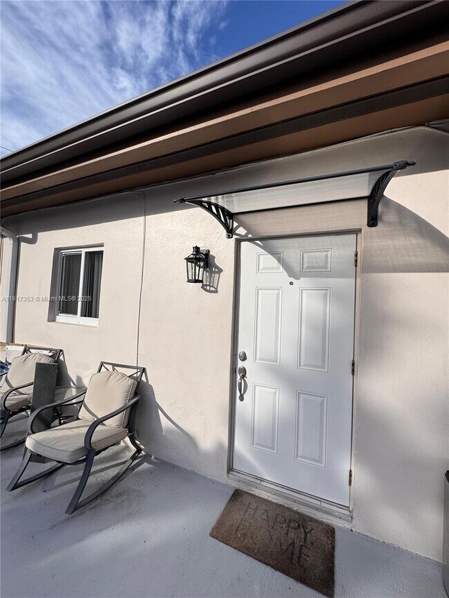 Foto del edificio - 1540 NE 118th St