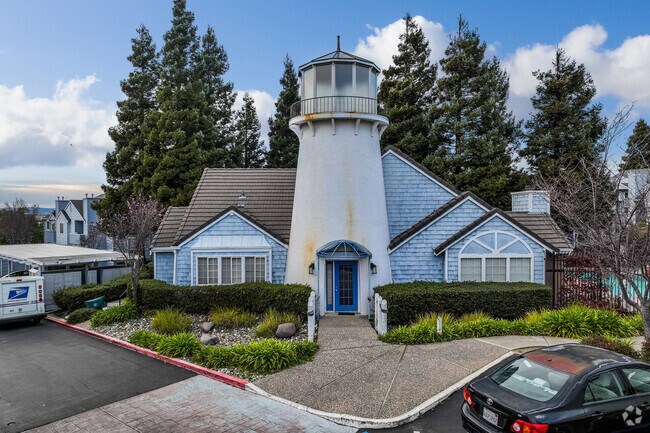 Entrada - Lighthouse Condominiums