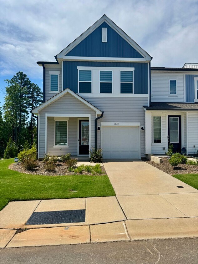 Foto principal - Cute 3BR/2BA Townhouse Minutes from Uptown