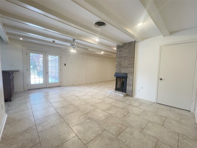 Foto del edificio - 9655 Meadowcroft Dr