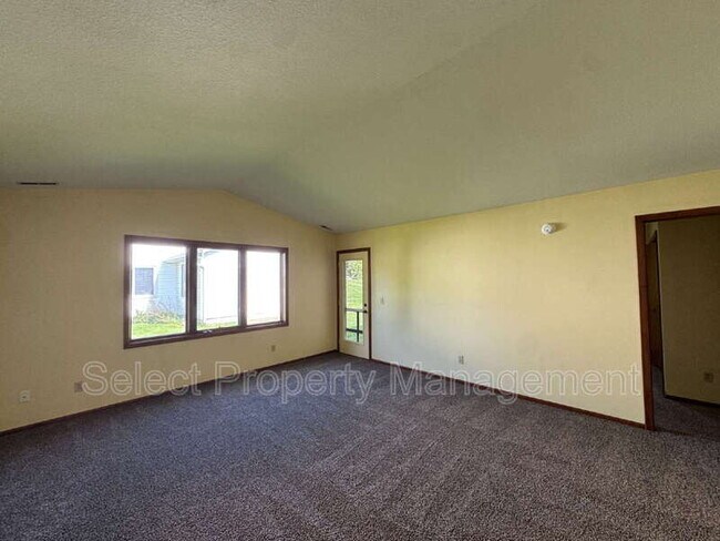 Building Photo - 1504 Flagstone Dr