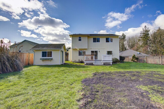 Building Photo - Fantastic home on Cul-de-Sac, in highly de...