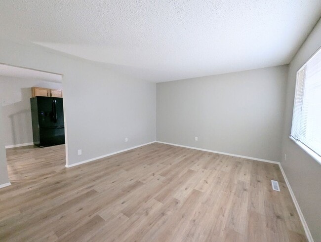 Building Photo - Great 3 Bedroom, 1 Bath Home