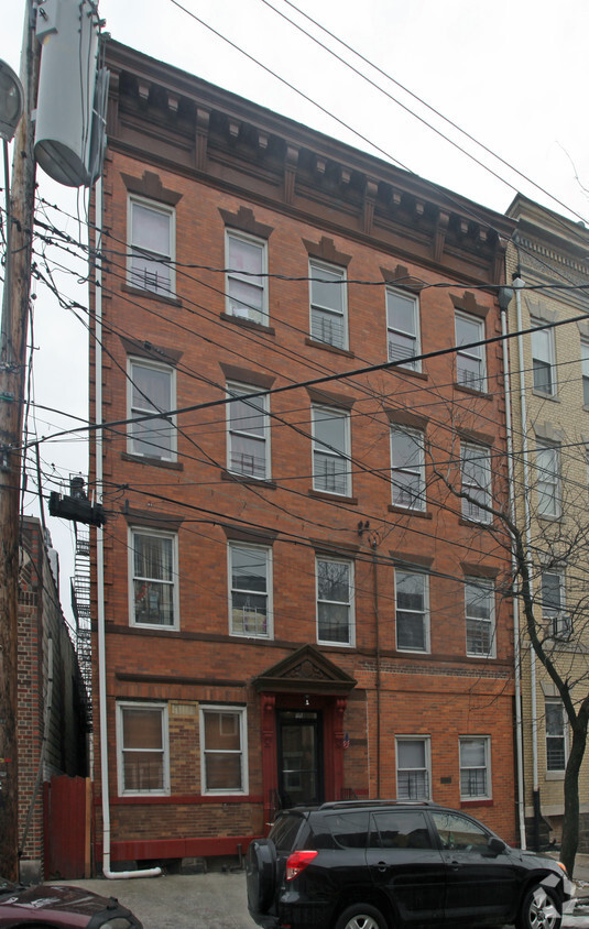Building Photo - 15 N Bond St
