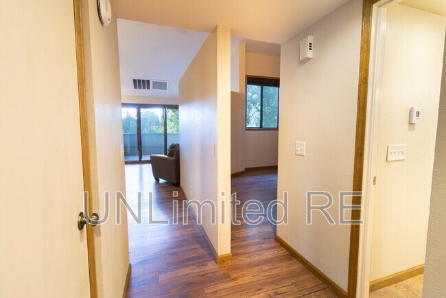 Foto del edificio - 2600 Valley View Dr