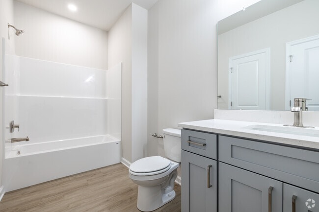 1BR, 1BA - 824SF - Bathroom - 2895 Easton Ave