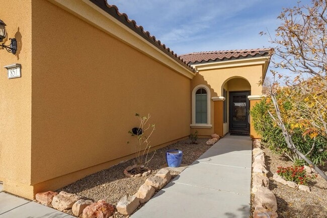 Building Photo - Sun City House