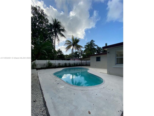 Foto del edificio - 3121 SW 16th Ct