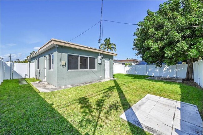 Foto del edificio - 260 NW 48th Ct