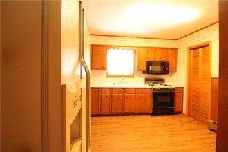 Building Photo - 213-215-215 Conhocton St