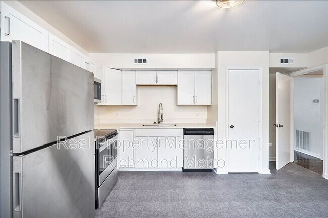 Foto del edificio - 4515 Forest Hill Ave
