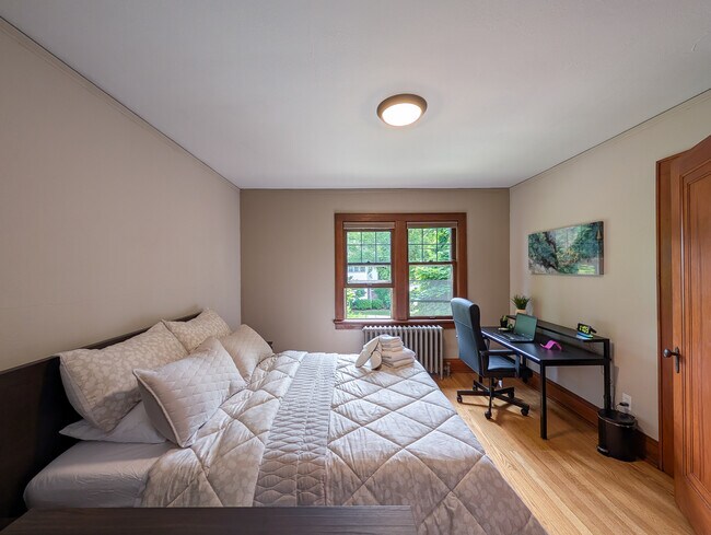 Foto del edificio - 1726 East Linnwood Avenue