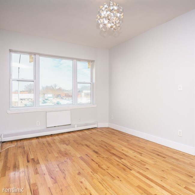Building Photo - 802 Evergreen Ave