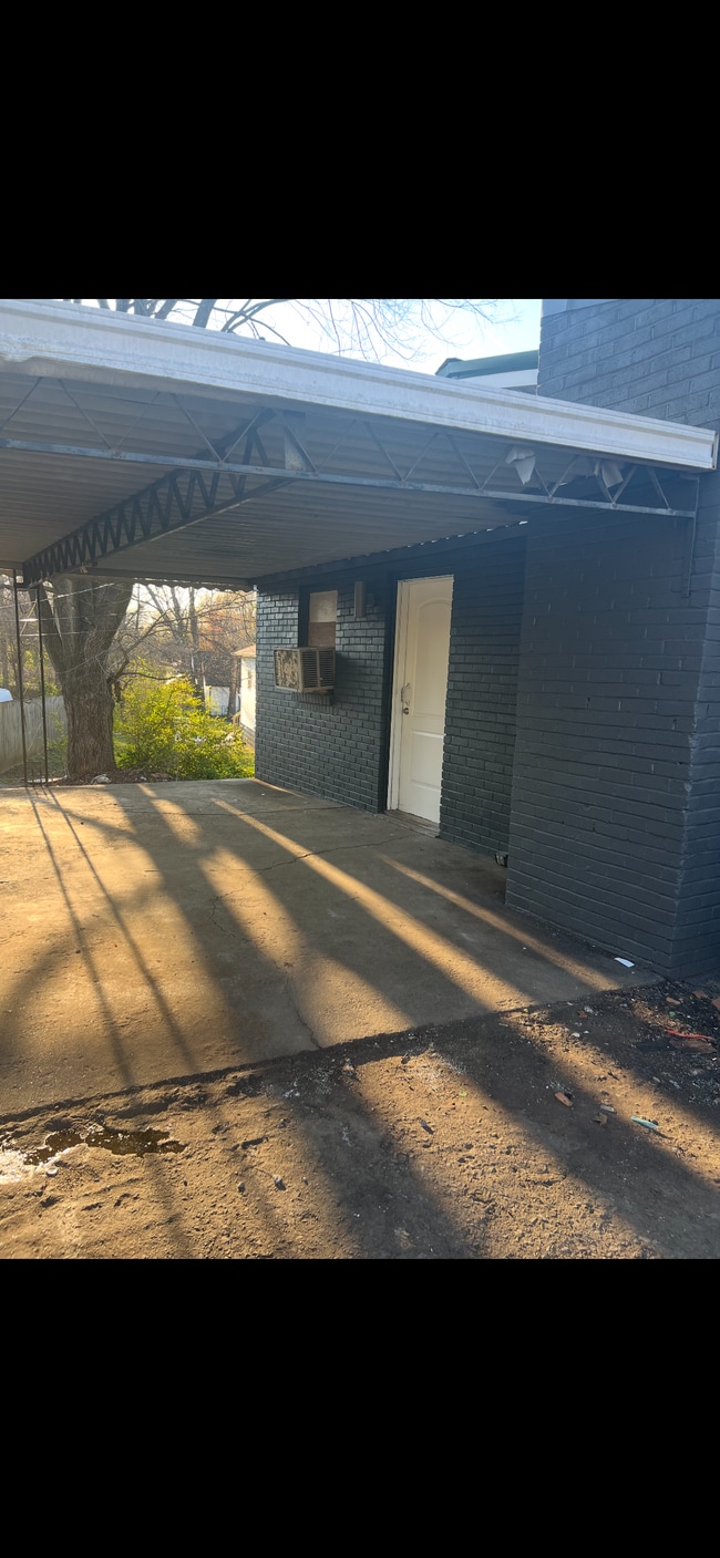 Building Photo - 699 Perry Dr