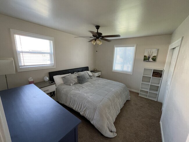 Building Photo - Upstairs 1157