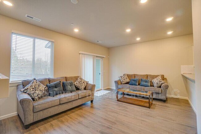 Building Photo - 2358 S Brookside Pl