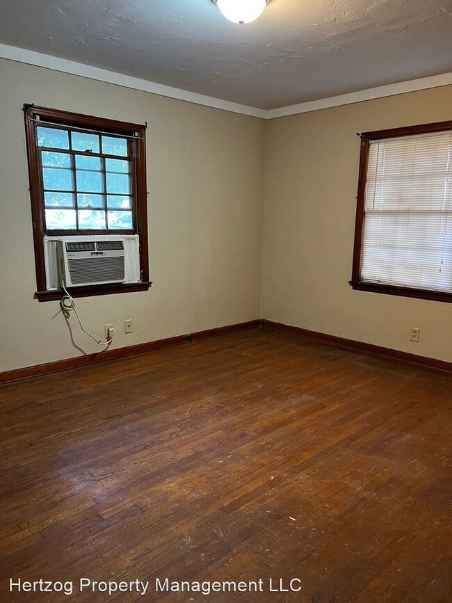 Building Photo - 1 br, 1 bath House - 549 N 10th St
