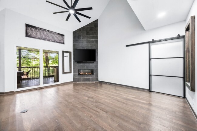 Foto del edificio - 700 Harpeth Trace Dr