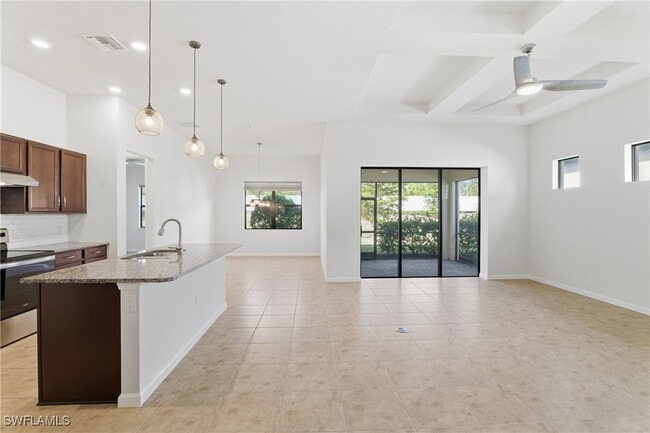 Building Photo - 20956 Corkscrew Shores Blvd