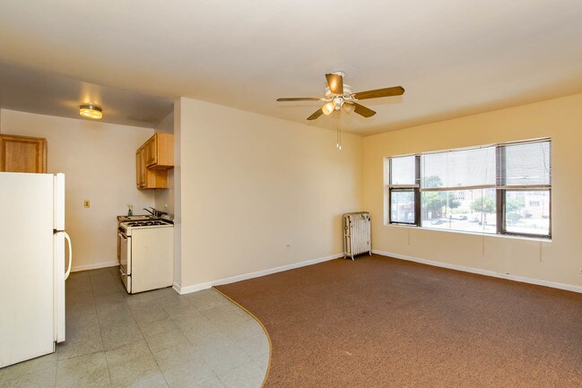 Building Photo - 1370 W 79th St