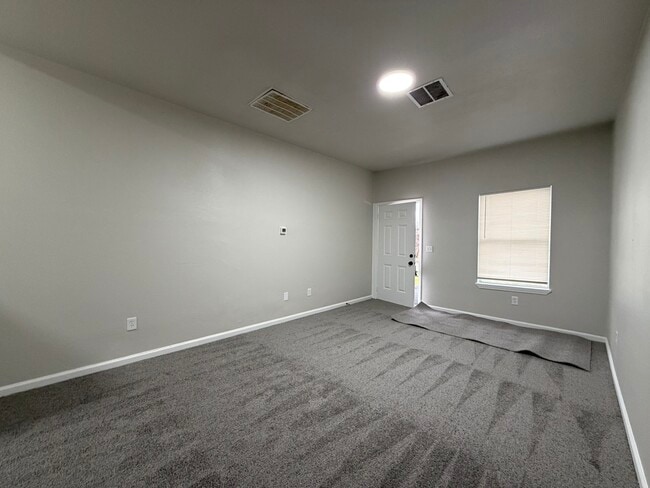 Building Photo - 3710 Holmes Rd