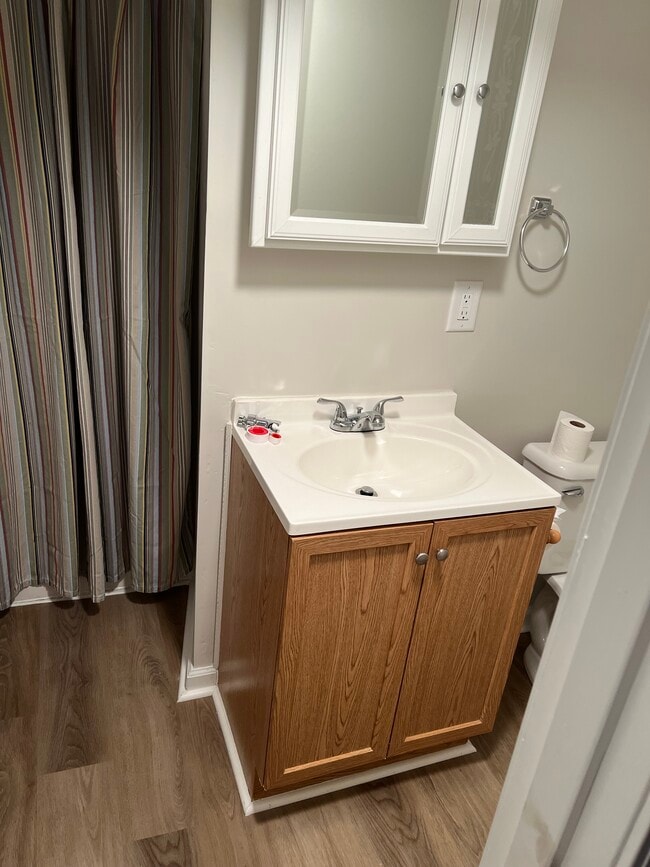 Private bathroom/shower only - 8627 Mockingbird Ln