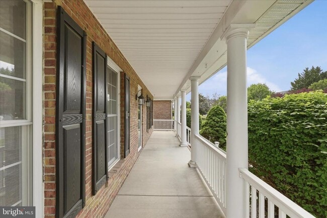 Building Photo - 102 Bramble Ct