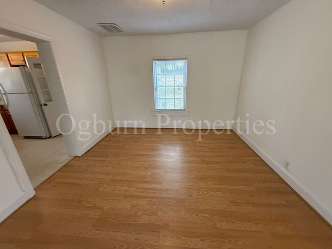 Building Photo - Cherokee Ln-4BR/1.5BA-Ardmore HOME!!!