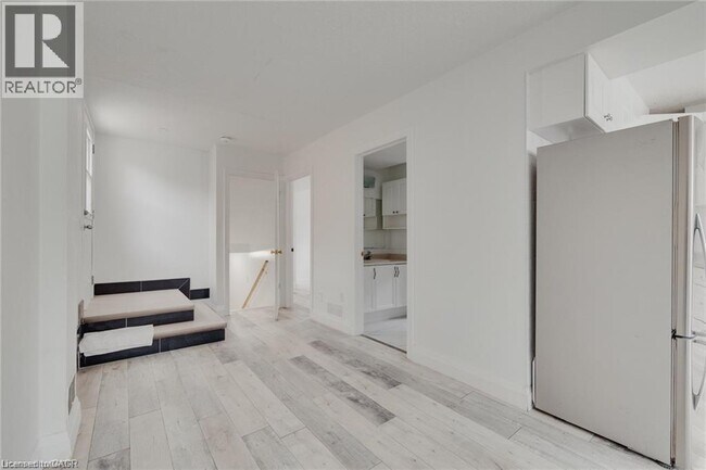 Photo du bâtiment - 347 Keewatin Ave