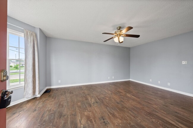 Building Photo - 3260 S Senseney Cir