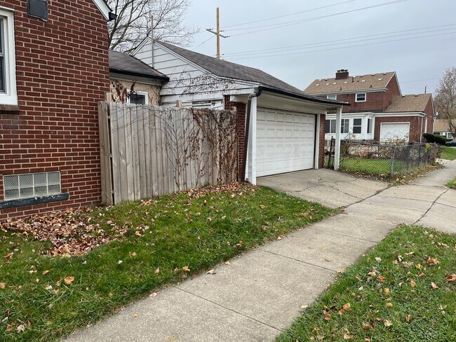 Foto del edificio - 15165 Grandville Ave